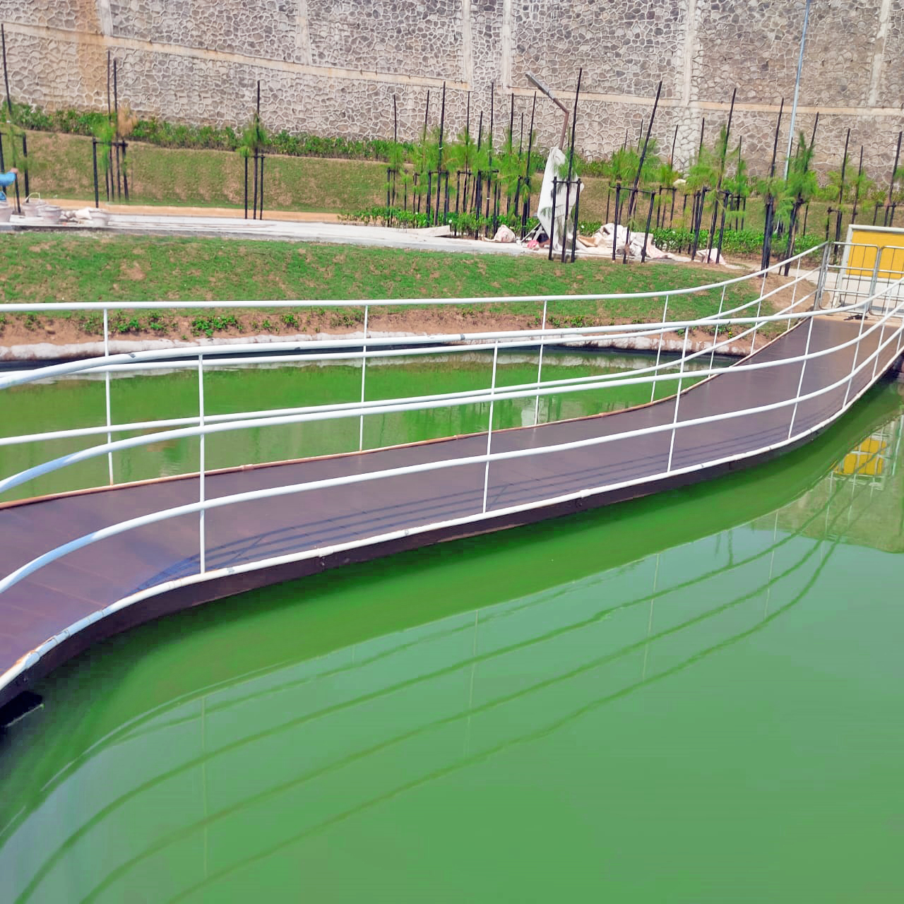 Railling Jembatan Danau